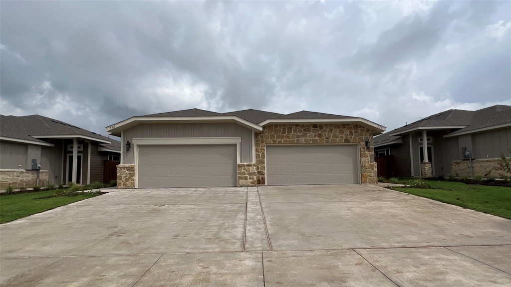 709 Blackland Drive - Photo 0