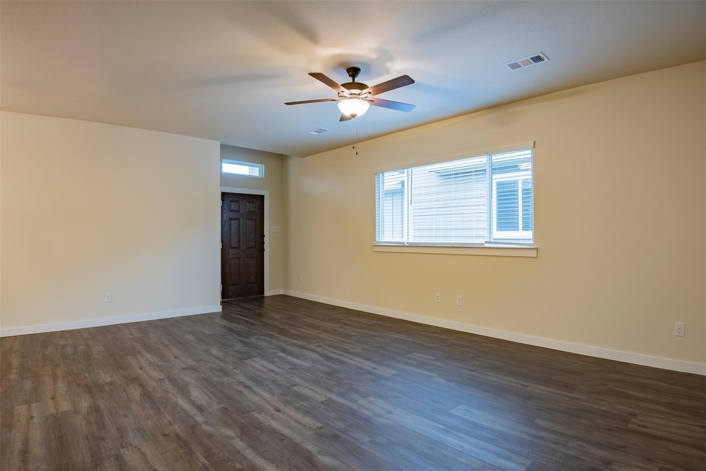 709 Blackland Drive - Photo 5