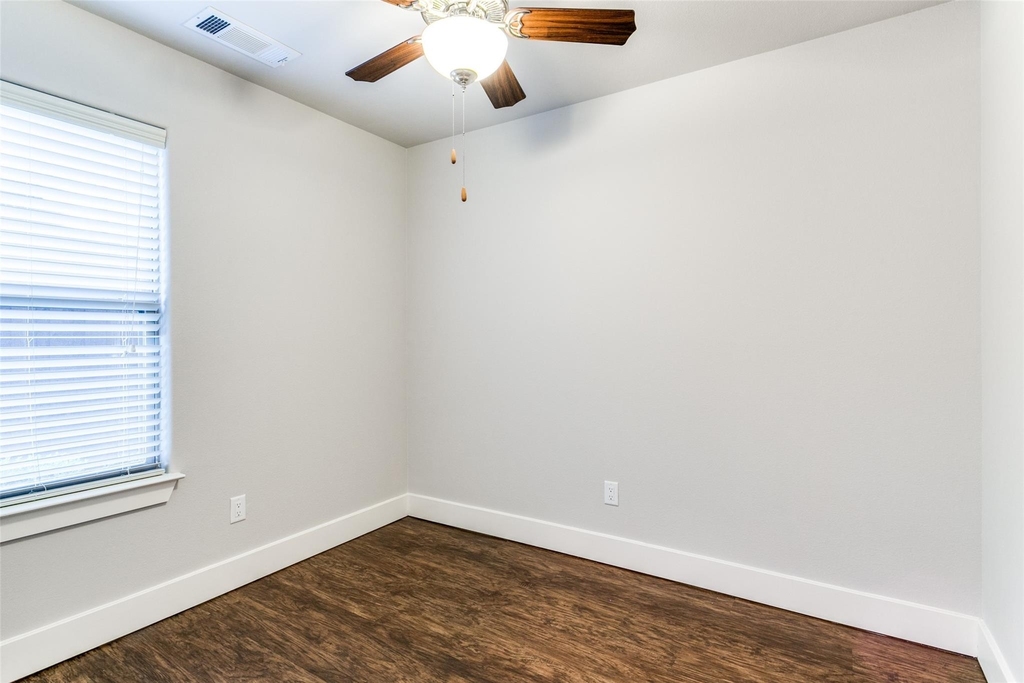 4323 Dickason Avenue - Photo 11