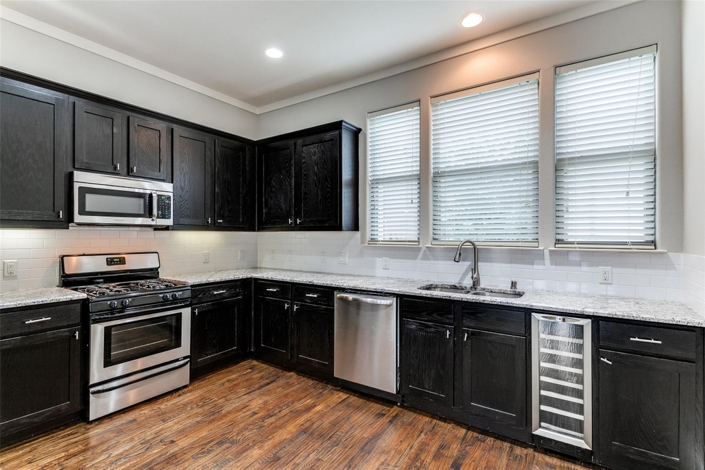 4323 Dickason Avenue - Photo 5