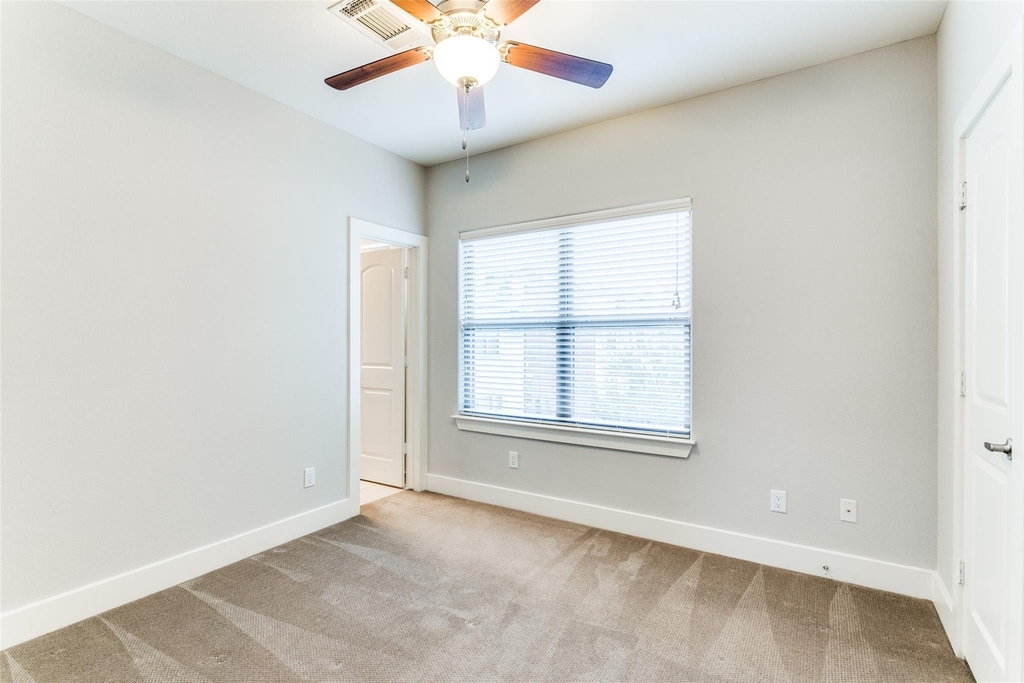 4323 Dickason Avenue - Photo 9