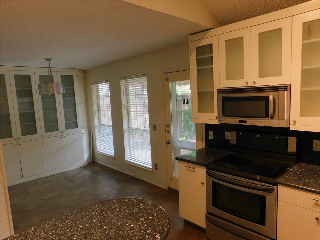 2715 Alden Avenue - Photo 8