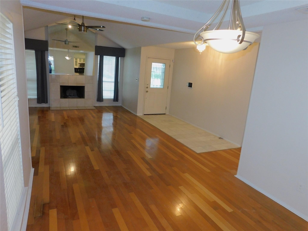 2715 Alden Avenue - Photo 3