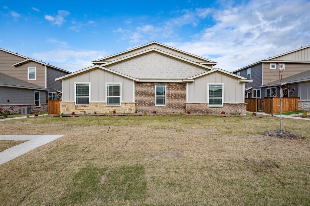 609 Wheatfield Drive - Photo 0