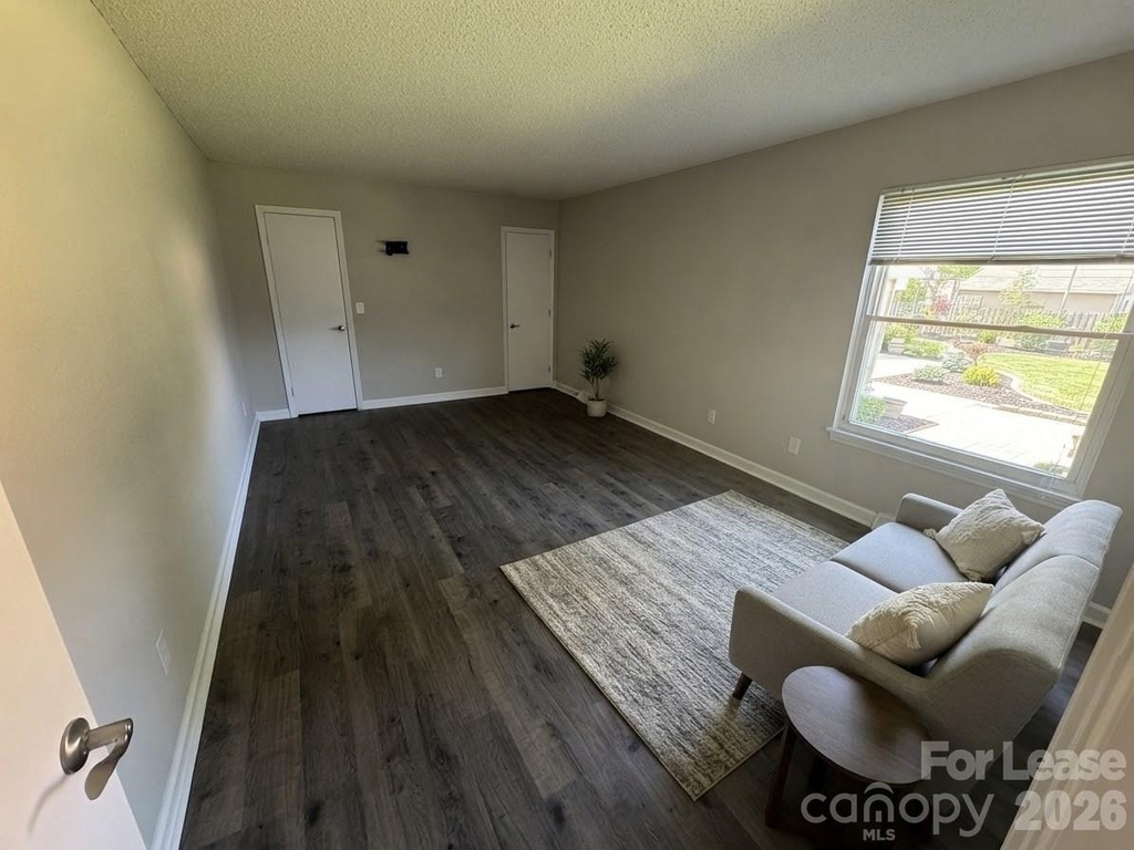 708 Langtree Road - Photo 5