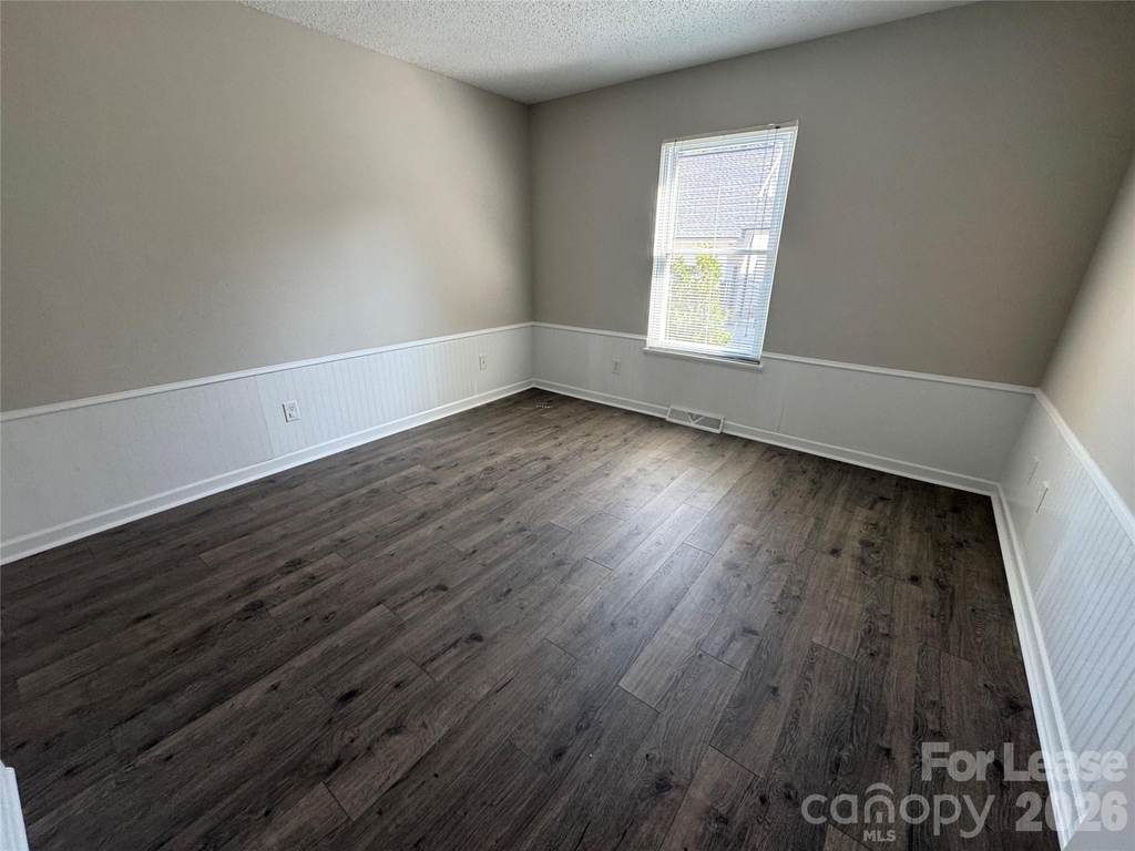 708 Langtree Road - Photo 4