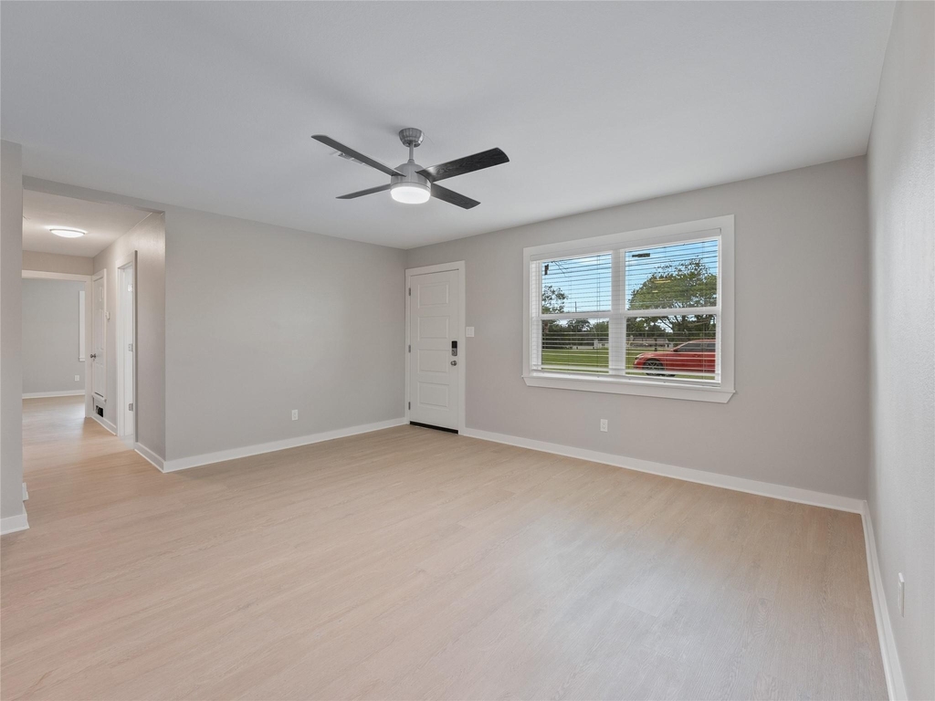 421 S Interurban Street - Photo 11