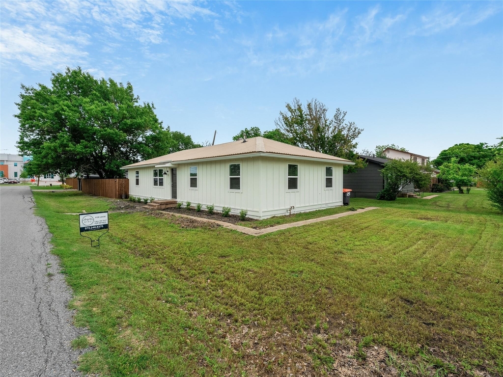 421 S Interurban Street - Photo 1