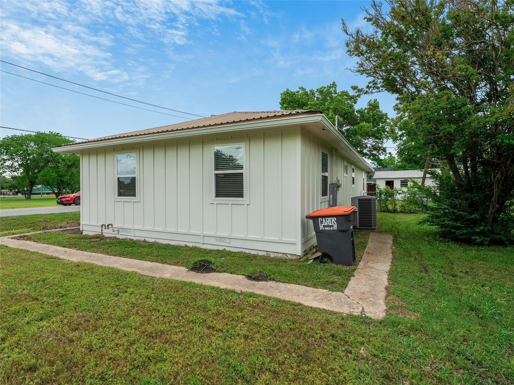 421 S Interurban Street - Photo 8