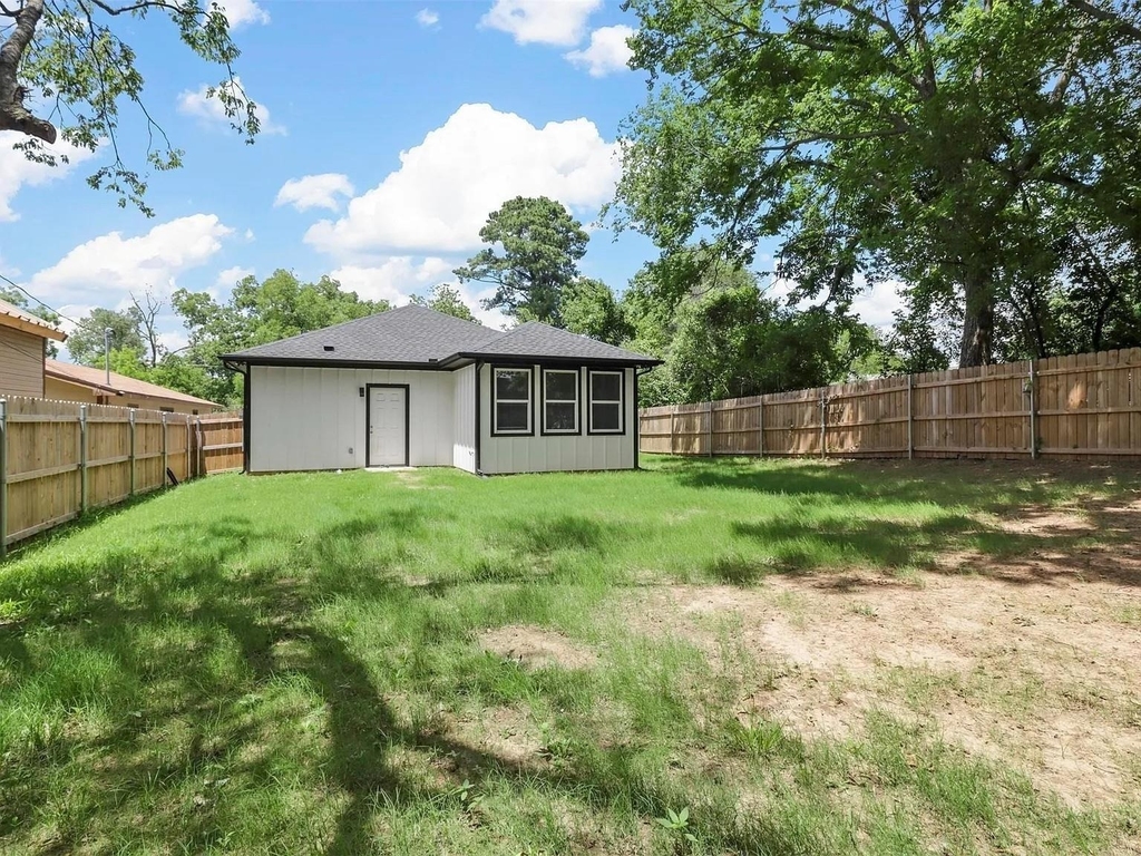 1104 W Elm Street - Photo 26