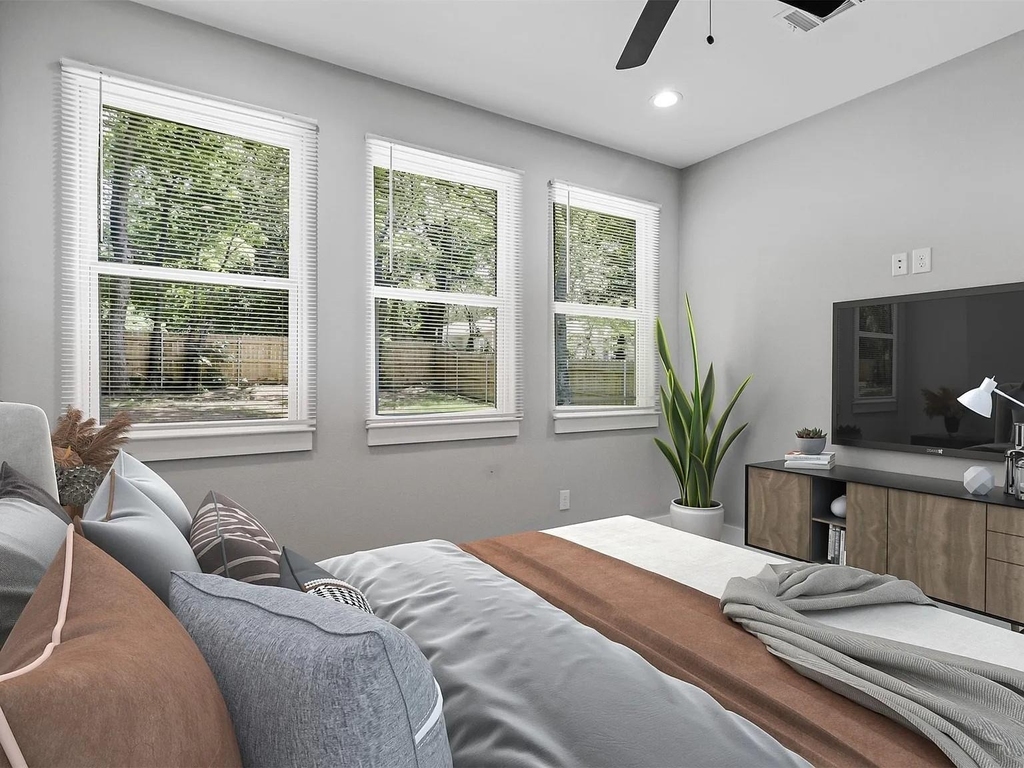 1104 W Elm Street - Photo 21