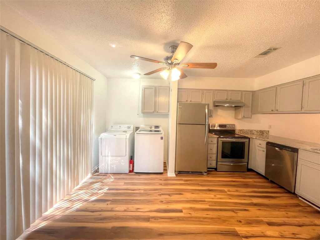 1034 Mckinley Street - Photo 11