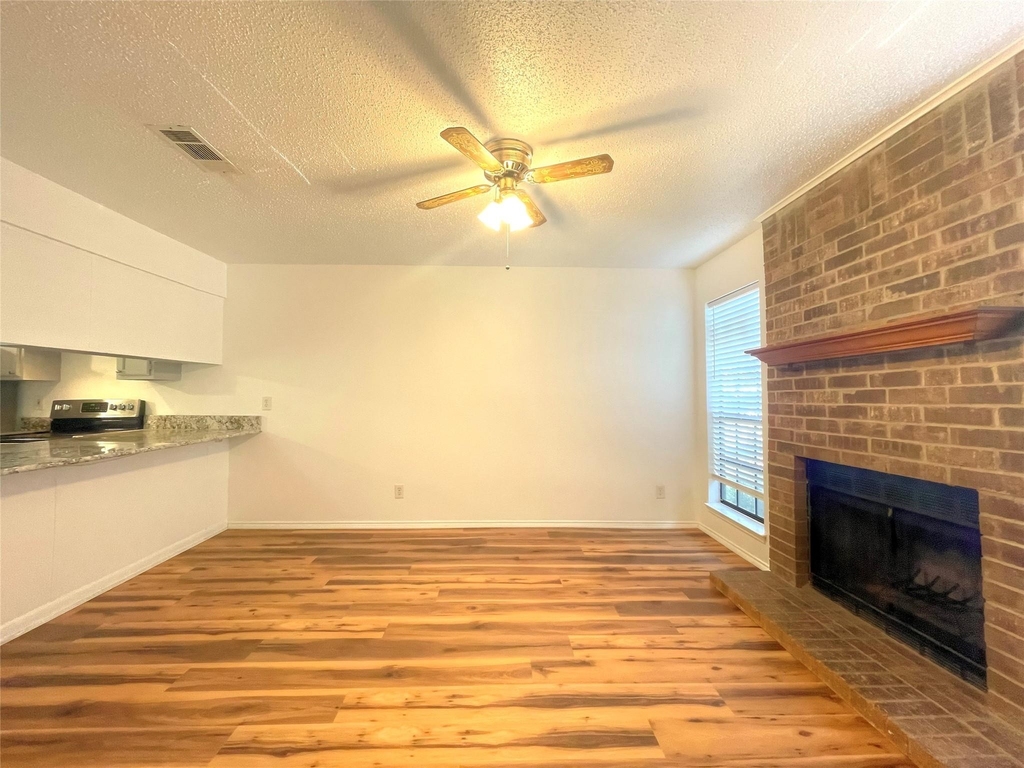 1034 Mckinley Street - Photo 2