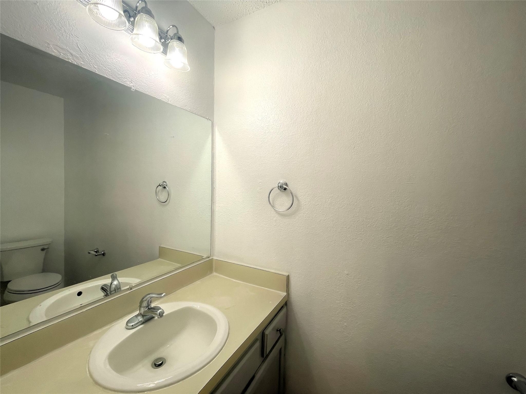 1034 Mckinley Street - Photo 10