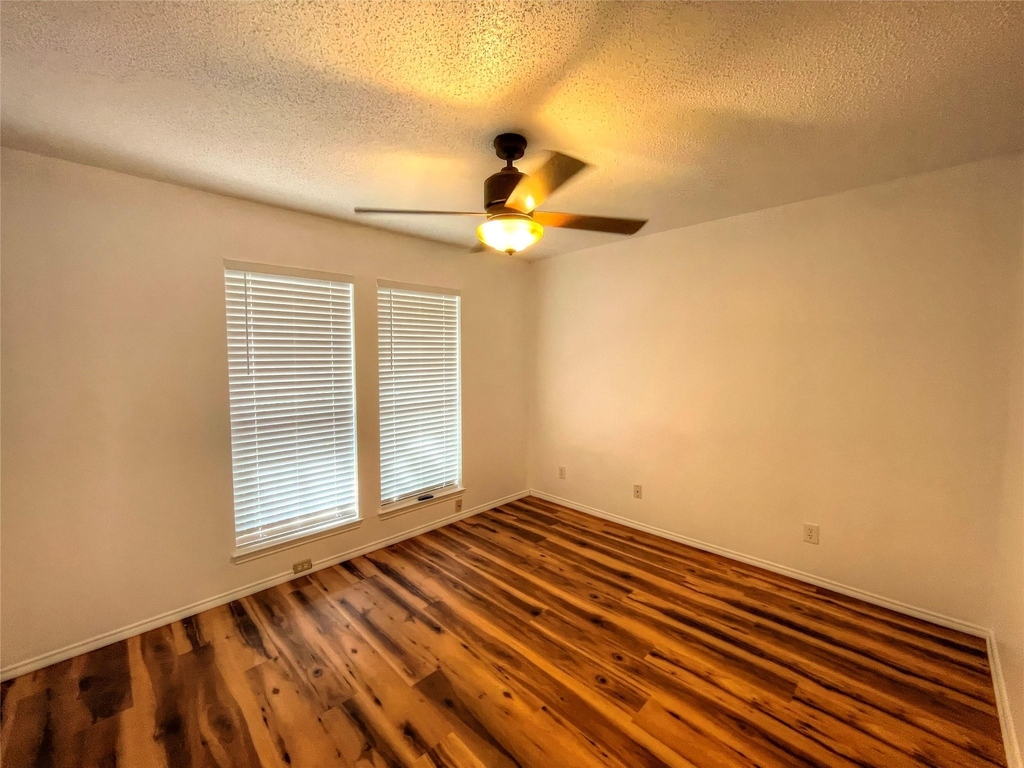 1034 Mckinley Street - Photo 15