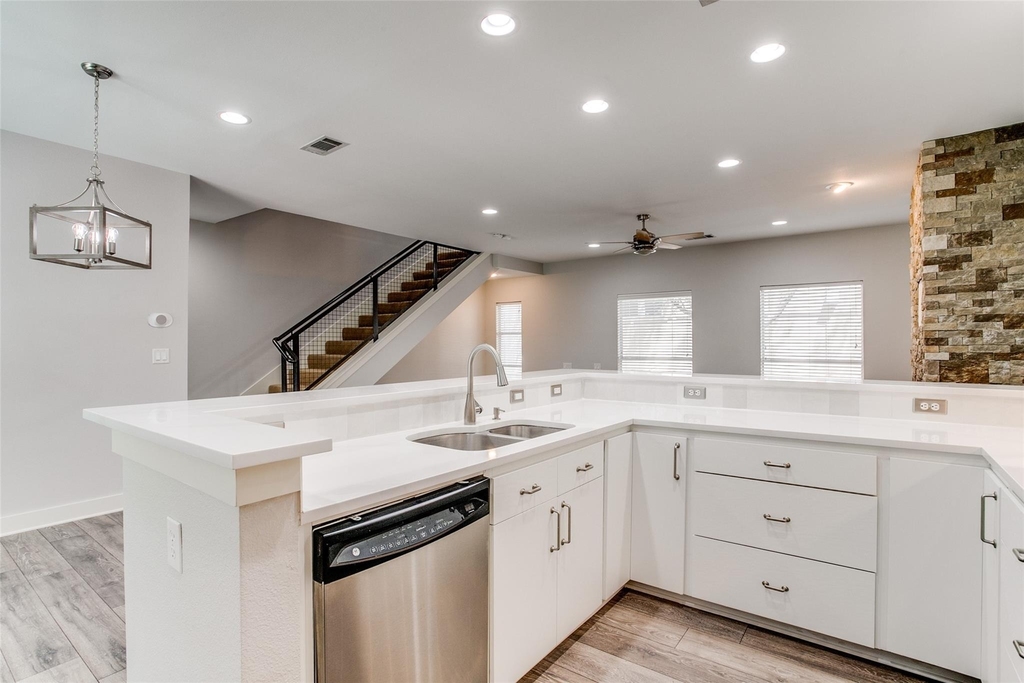 3824 Brown Street - Photo 8