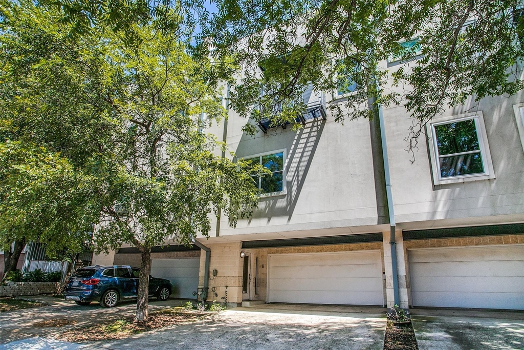 3824 Brown Street - Photo 1