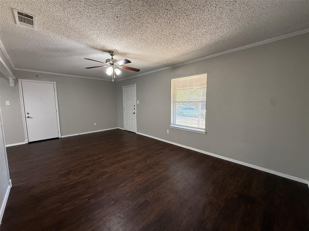 1407 La Fonda Drive - Photo 4