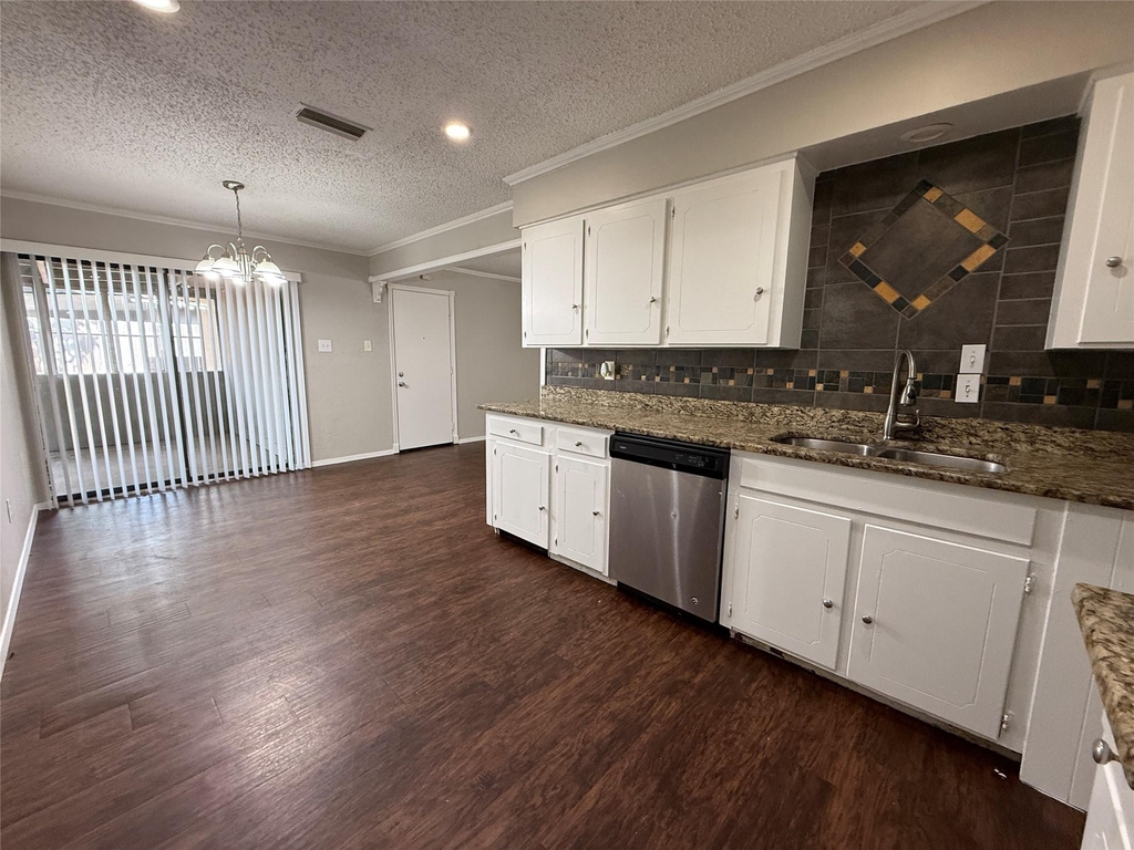 1407 La Fonda Drive - Photo 8