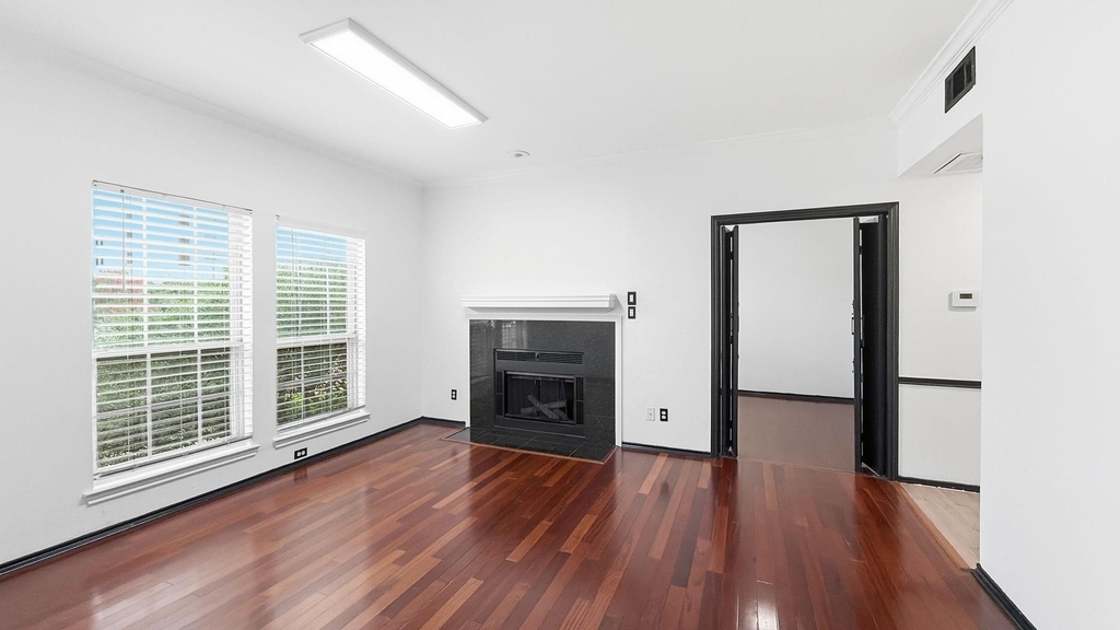 1700 Amelia Court - Photo 3