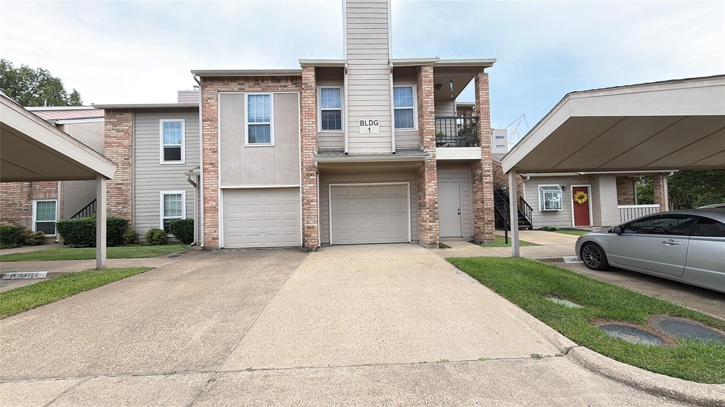 1700 Amelia Court - Photo 0