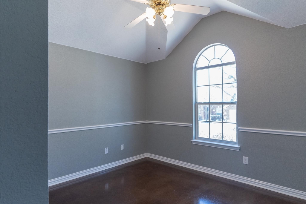 830 Brittany Way - Photo 16