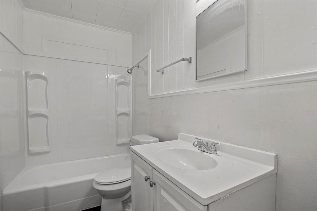 711 N Carroll Boulevard - Photo 15