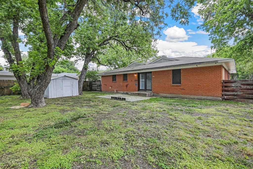 711 N Carroll Boulevard - Photo 16