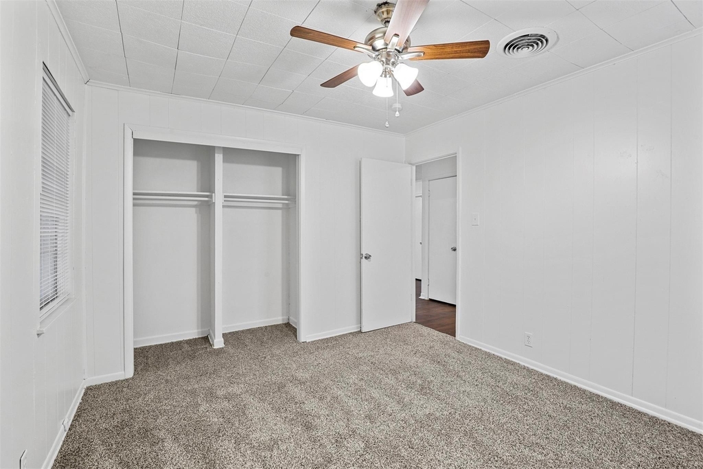 711 N Carroll Boulevard - Photo 13