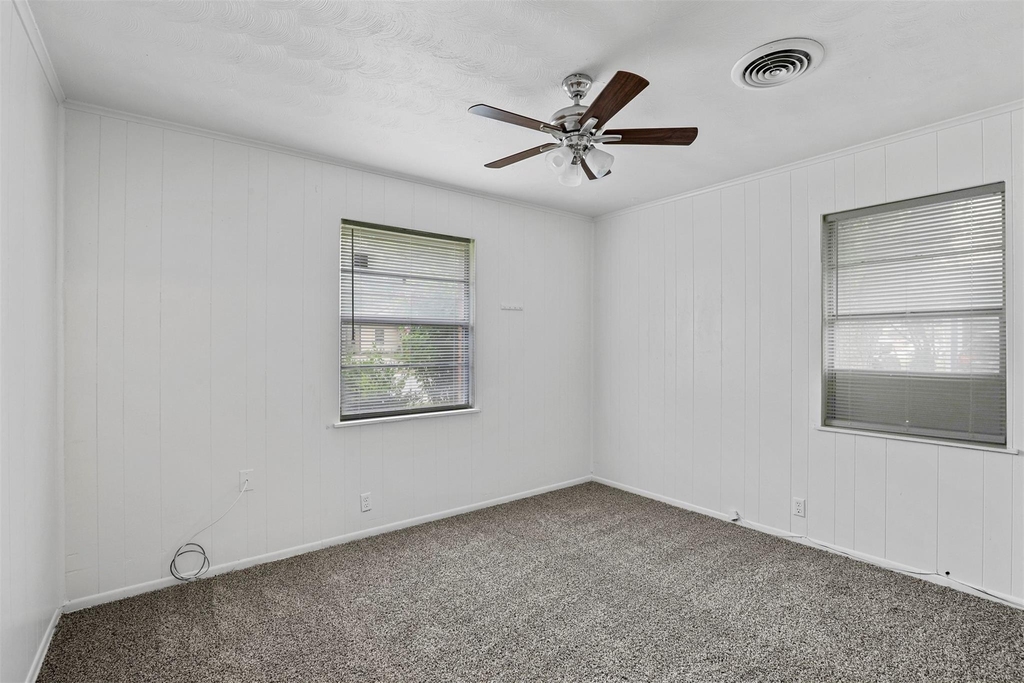711 N Carroll Boulevard - Photo 10