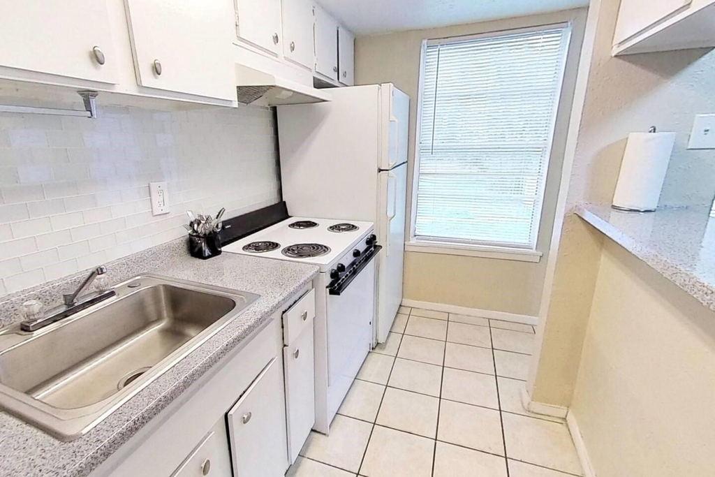 4040 Brown Street - Photo 4
