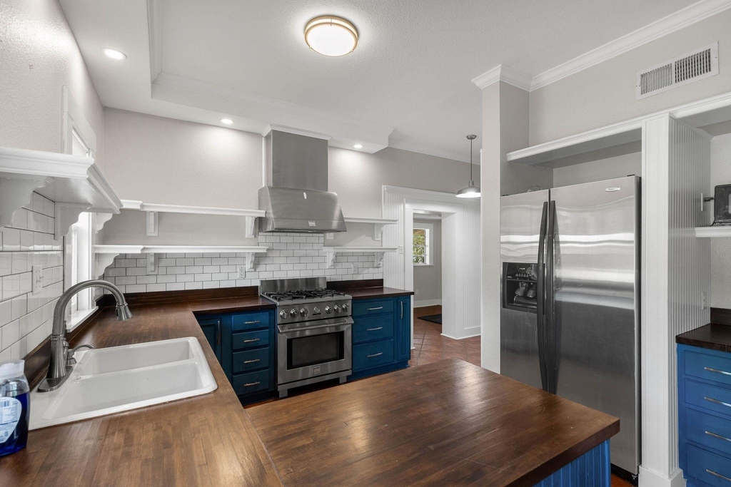 803 S Trinity Street - Photo 1