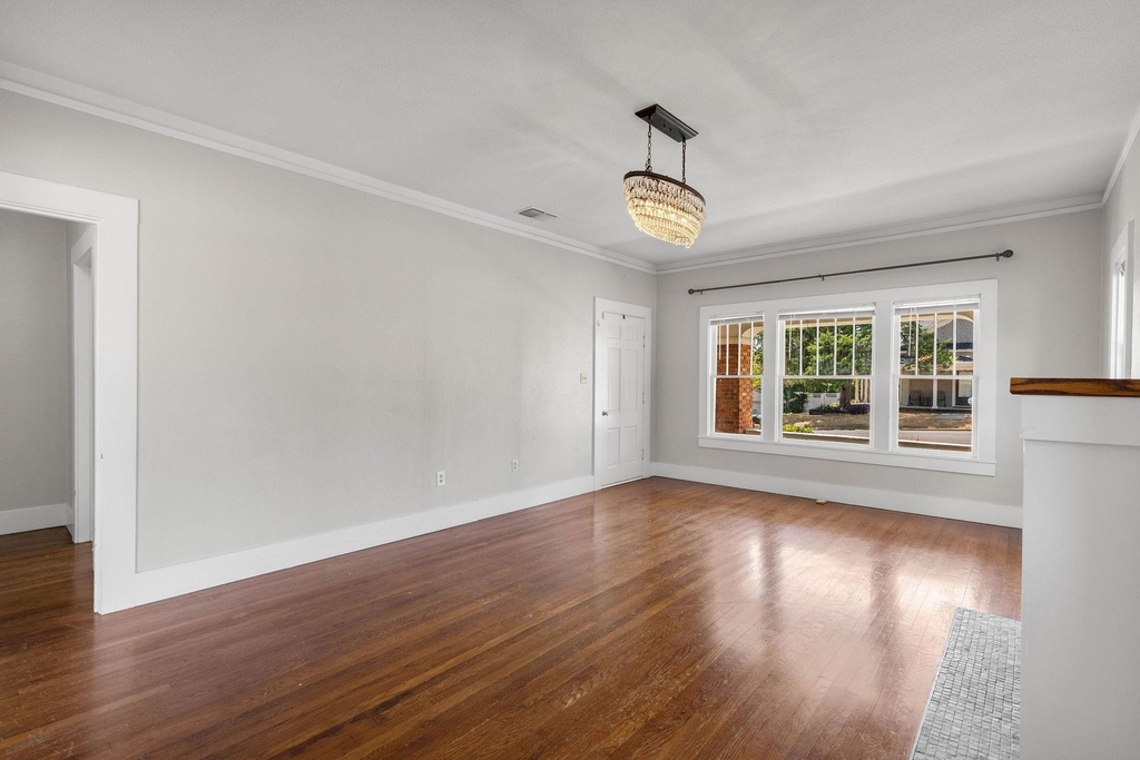 803 S Trinity Street - Photo 11