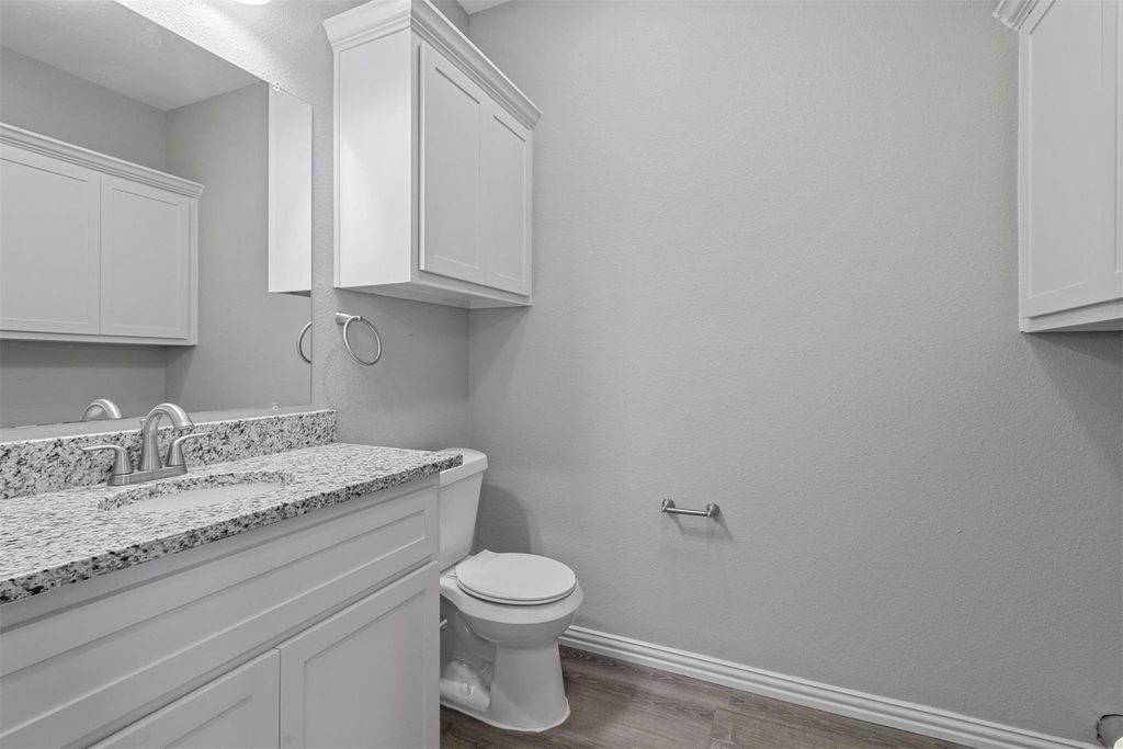 525-527 E Ball Street - Photo 13