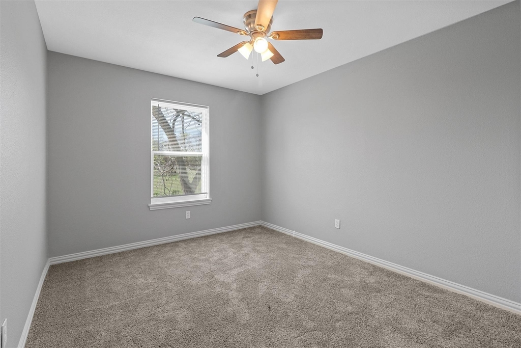 525-527 E Ball Street - Photo 6