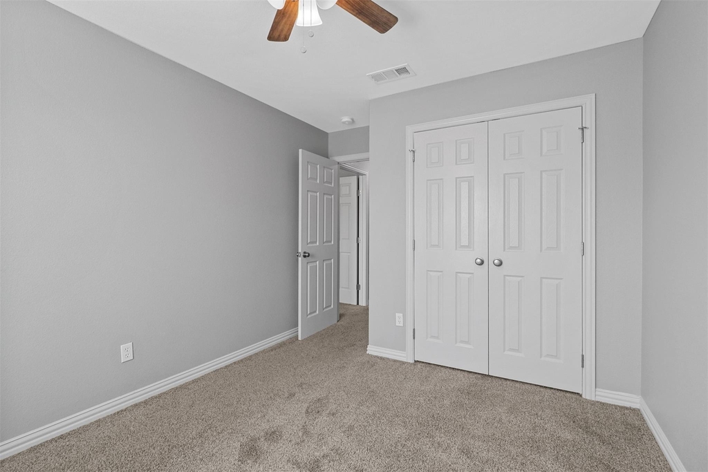 525-527 E Ball Street - Photo 8