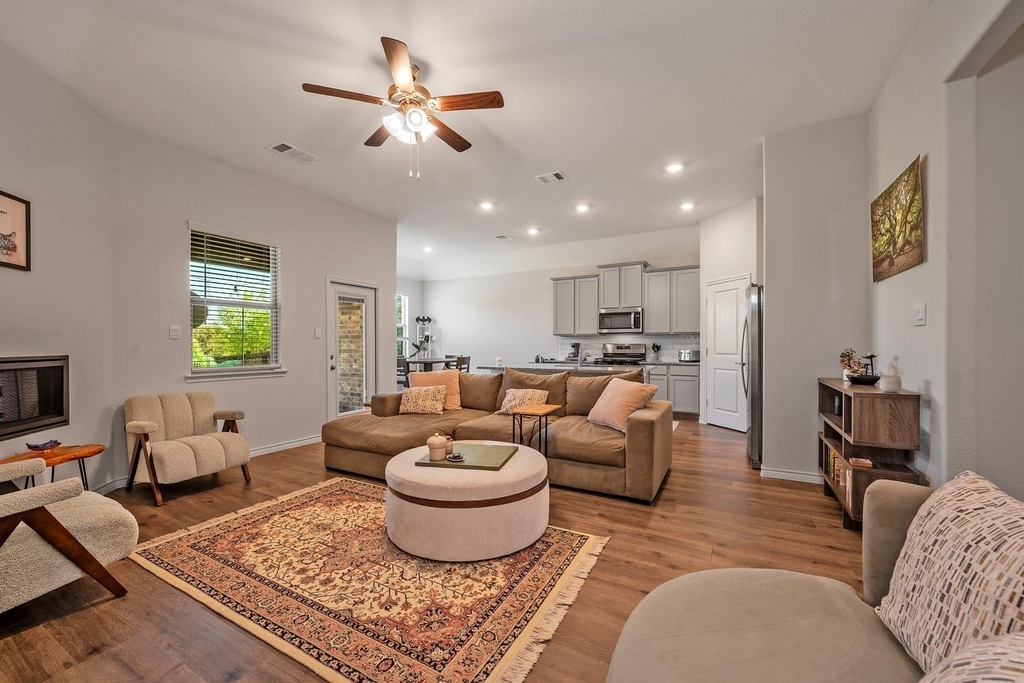 10505 Amarillo Lane - Photo 4