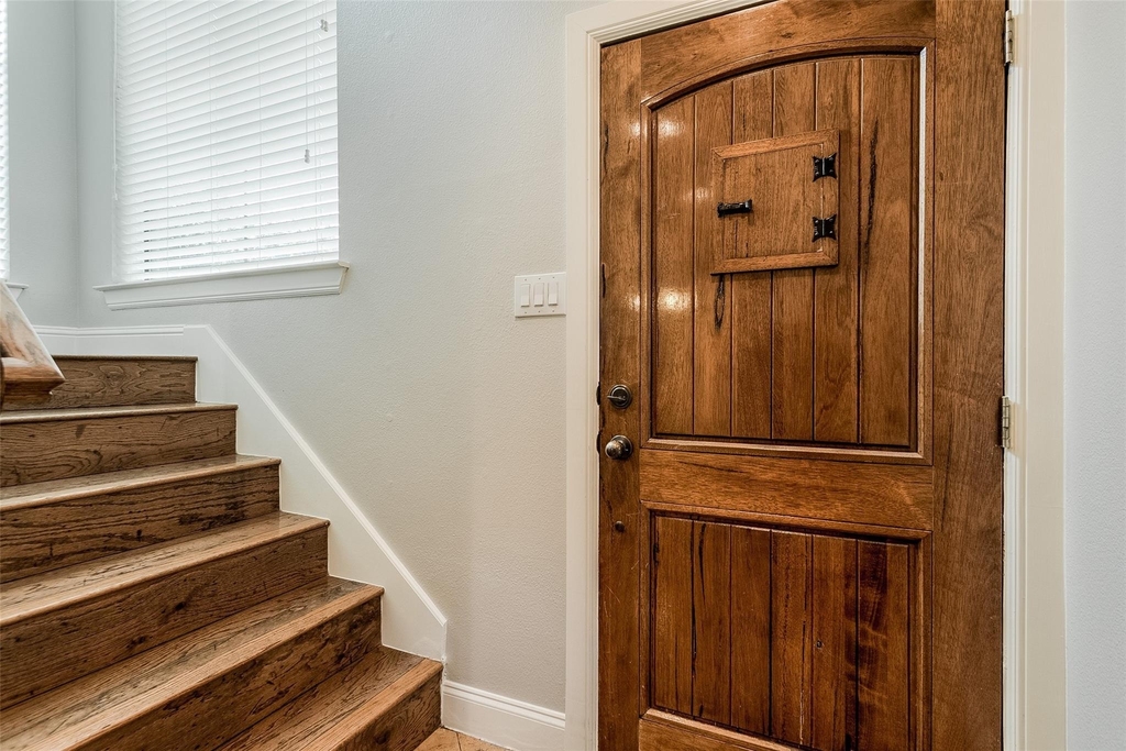 3118 Carmel Street - Photo 2