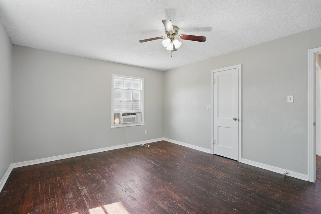 1526 Green Street - Photo 18
