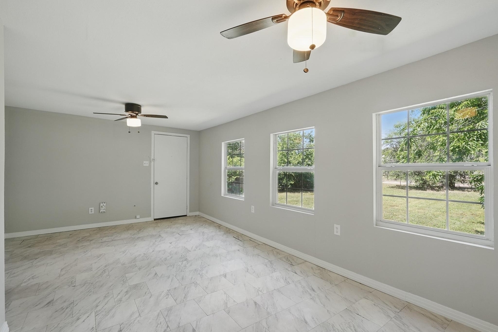 1526 Green Street - Photo 16