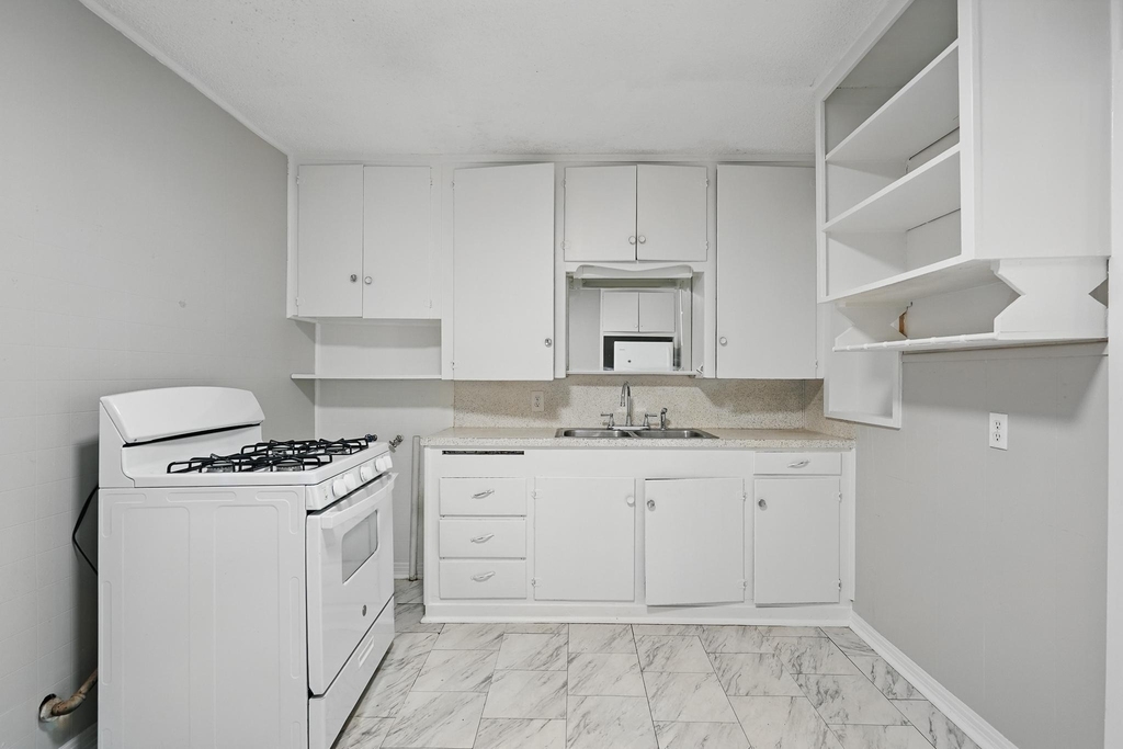 1526 Green Street - Photo 12