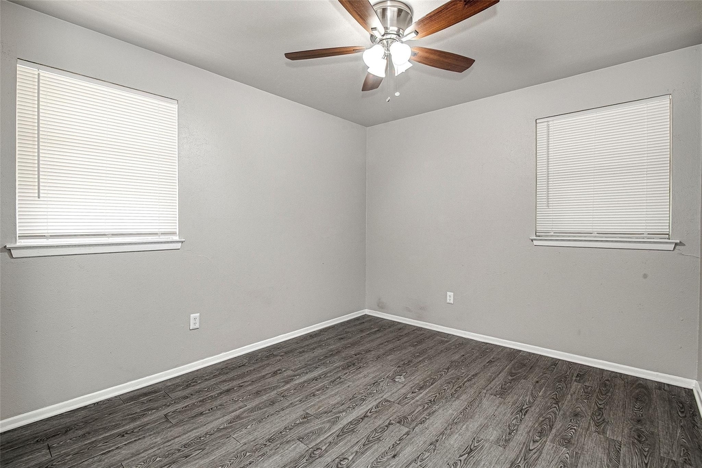 509 Branch Circle W - Photo 16