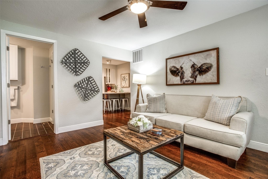 4403 Cole Avenue - Photo 4