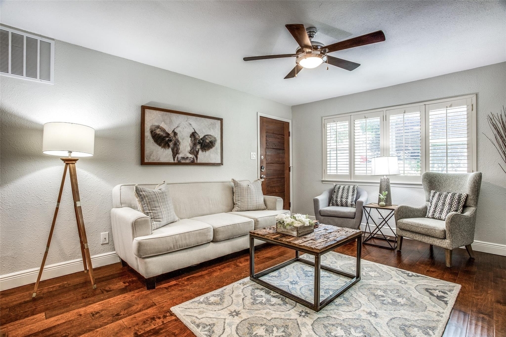 4403 Cole Avenue - Photo 2
