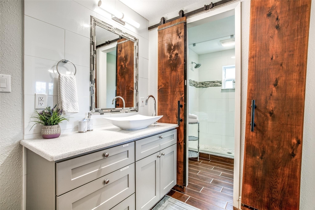 4403 Cole Avenue - Photo 11