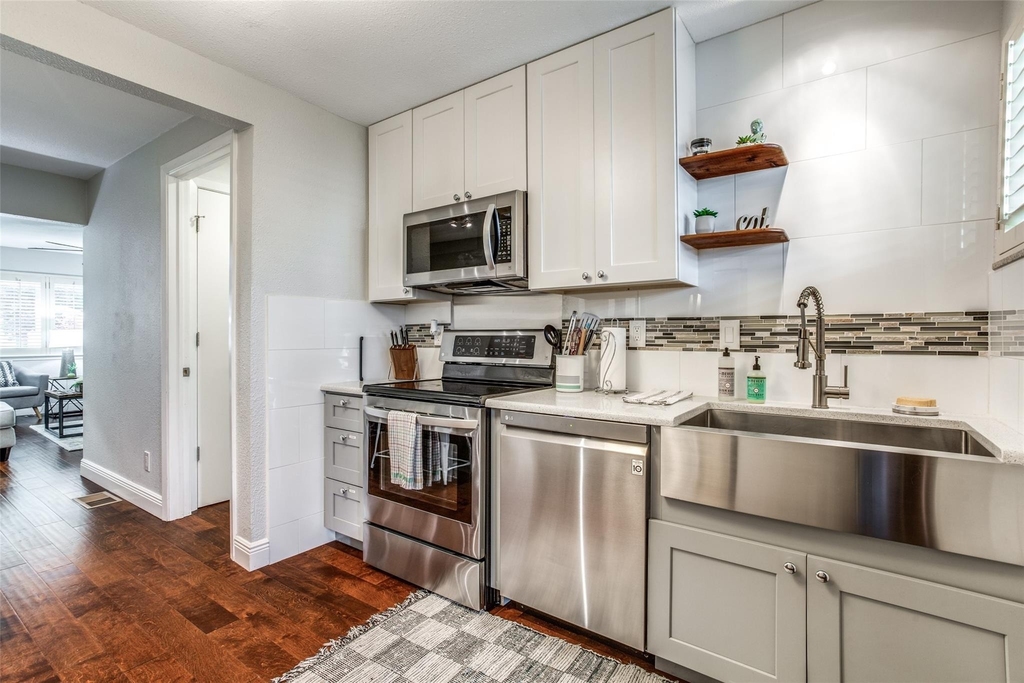 4403 Cole Avenue - Photo 8