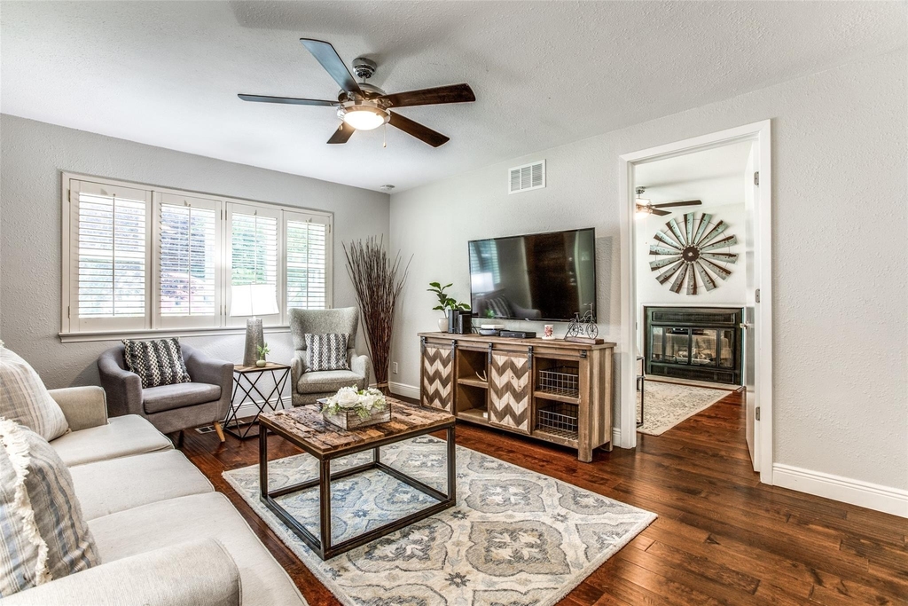 4403 Cole Avenue - Photo 3