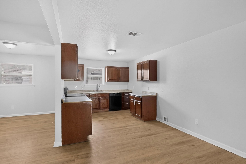 4801 Hollowbrook Road - Photo 8