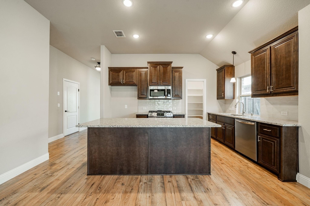 920 Bald Cypress Drive - Photo 4