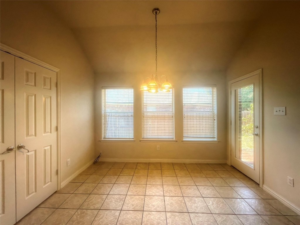 8664 Lariat Circle - Photo 8